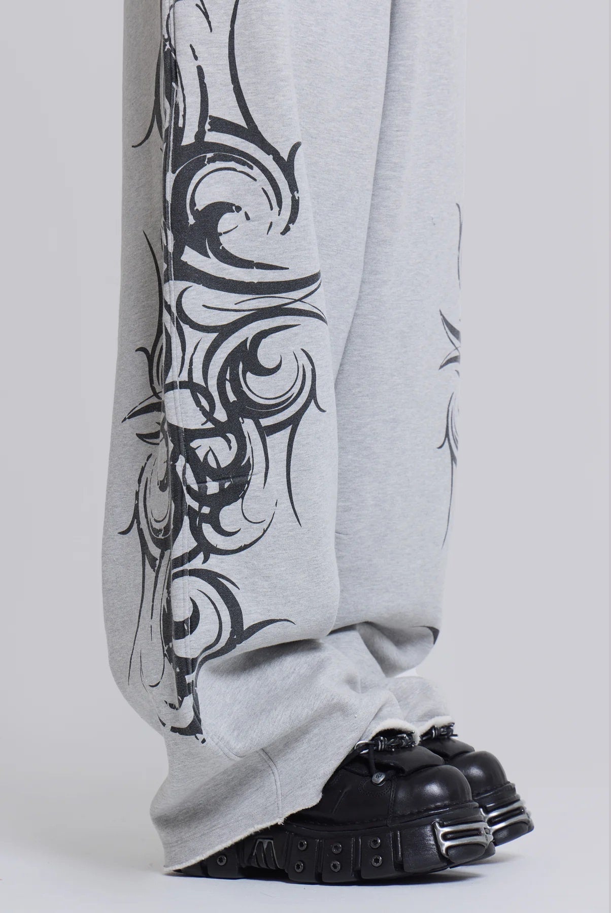 Baggy Tattoo Sweat Pants - Grey